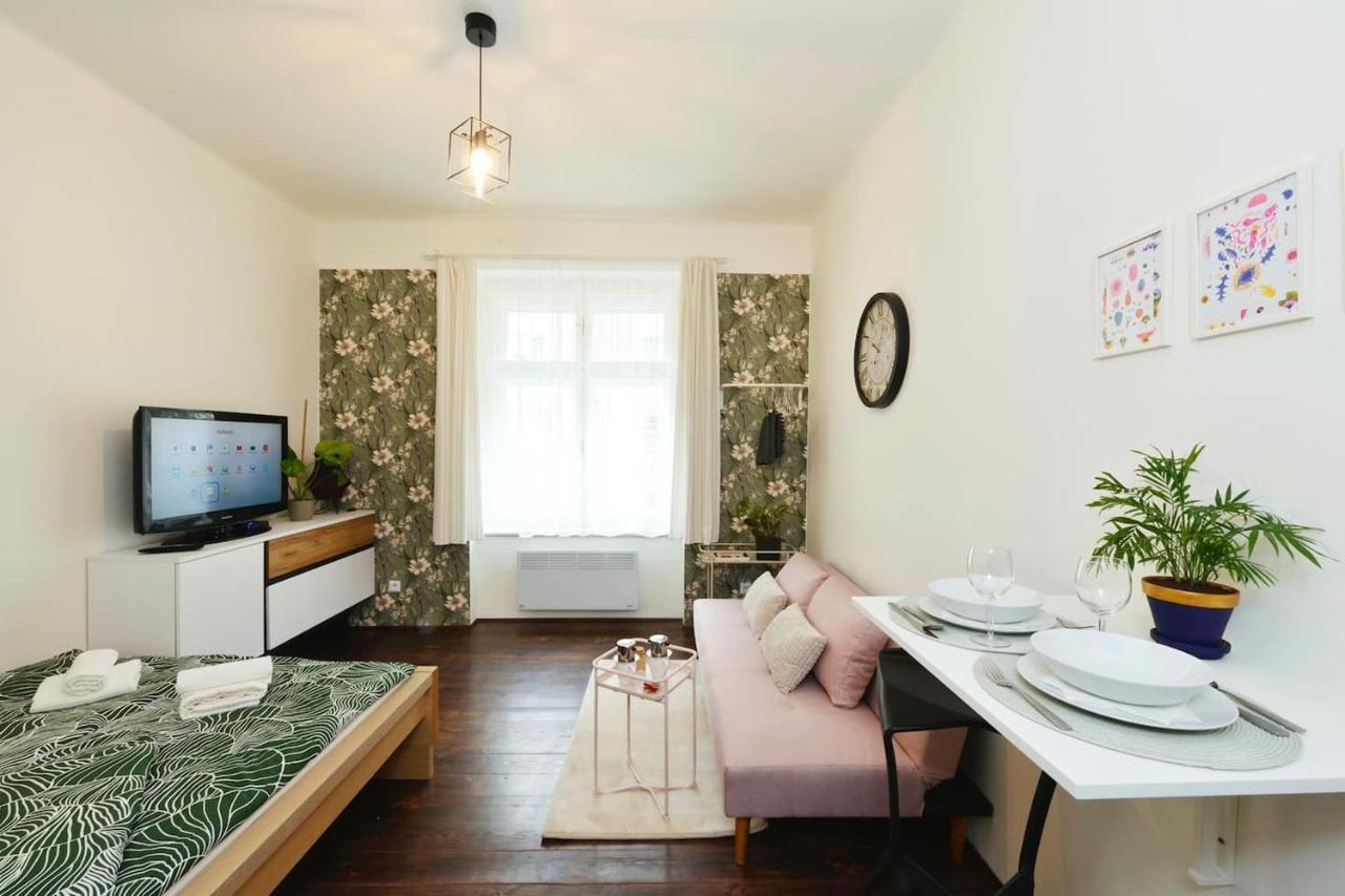 Lazy Sofa ° Apartment Hradec Králové Zewnętrze zdjęcie